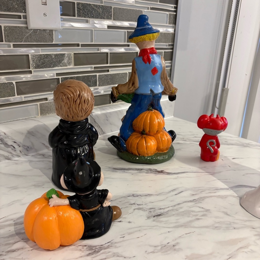 Vintage Halloween ceramic figurines lot Scarecrow devil mouse ect - Picture 8 of 11